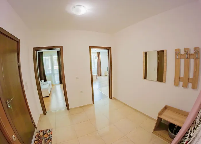 блек сий Апартамент *